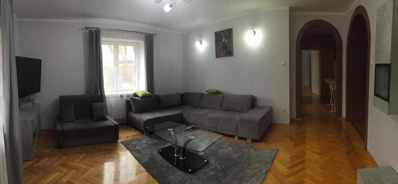 Pensjonat Przy Bloniach Cracovia Esterno foto